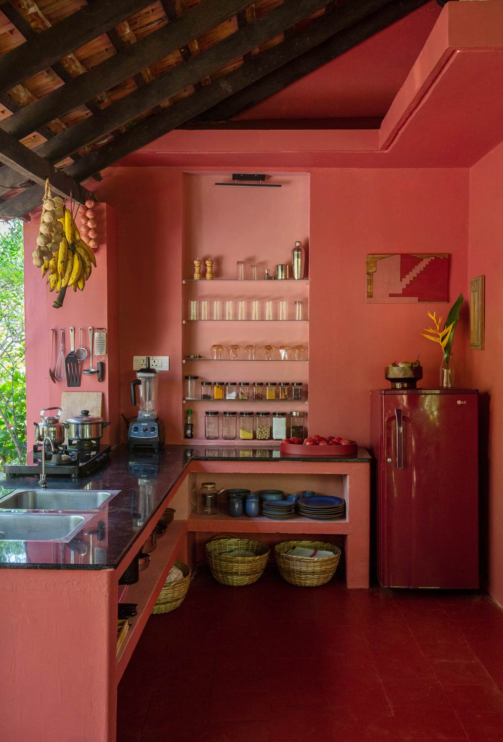 India Home, dining room, Esszimmer, colors, cozy home, Interior Design, Living, Interieur, Ausstattung, Style, Pop Colors, Strong Colors, Starke Farben, India, Indien, tropical design, tropisches Design